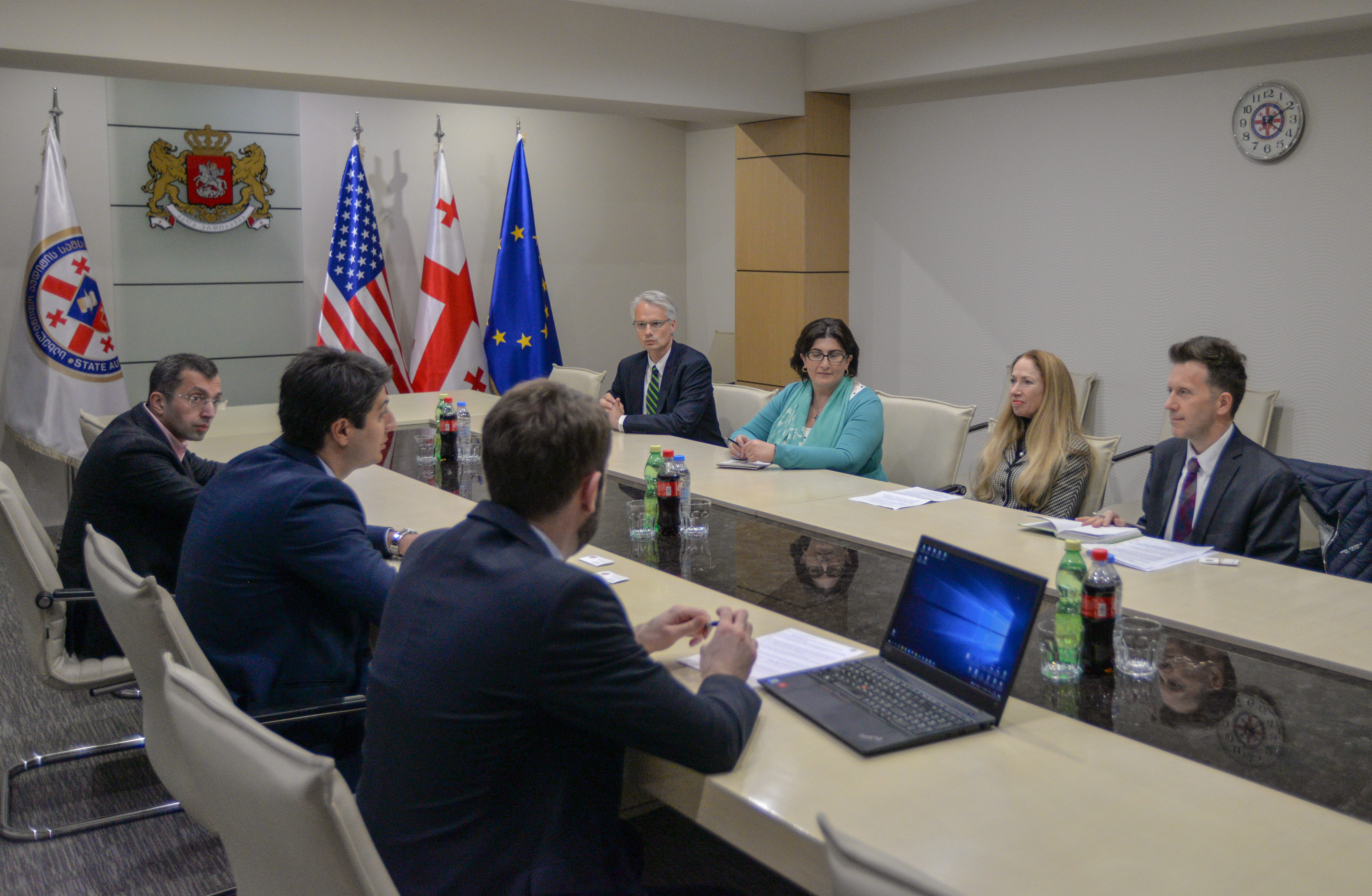 აშშ-ის ელჩი კელი დეგნანი და USAID-ის ხელმძღვანელი ჯონ პენელი გენერალურ აუდიტორს შეხვდნენ