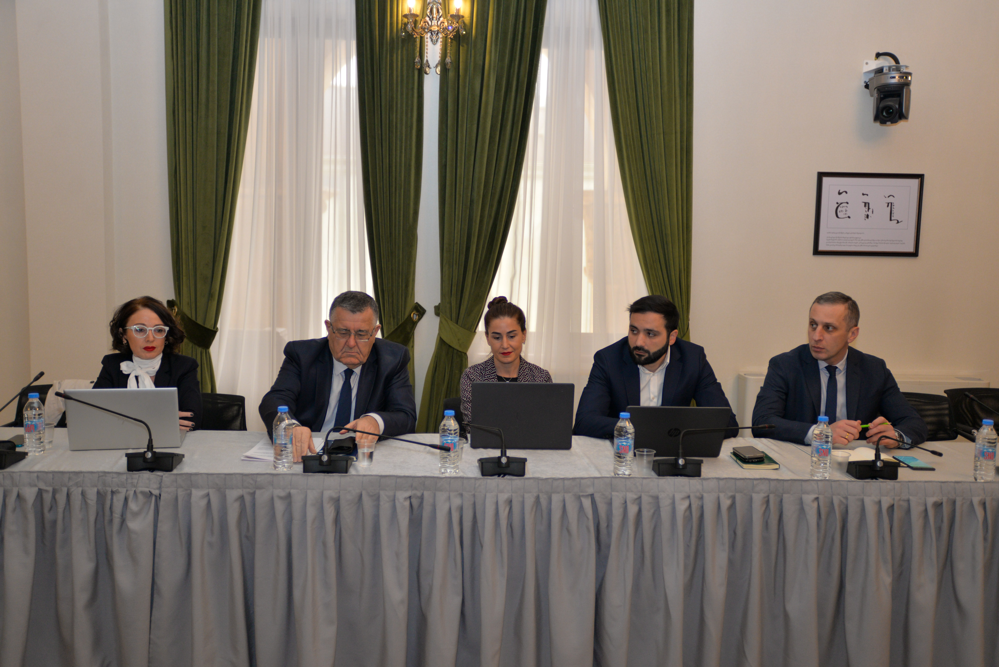 The state auditors presented two audit reports to the members of the parliamentary working group