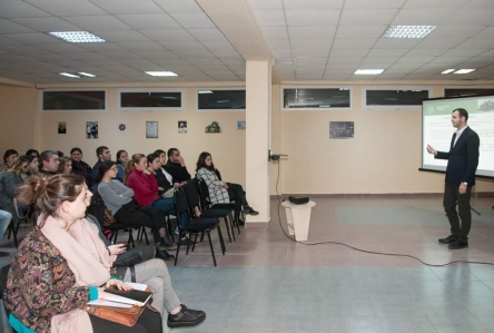 საჯარო აუდიტის ინსტიტუტმა აღმოსავლეთ ევროპის უნივერსიტეტში პრეზენტაცია გამართა
