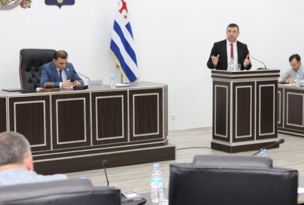 სახელმწიფო აუდიტის სამსახურმა აჭარის უმაღლეს საბჭოს ბიუჯეტის შესრულების ანგარიში წარუდგინა